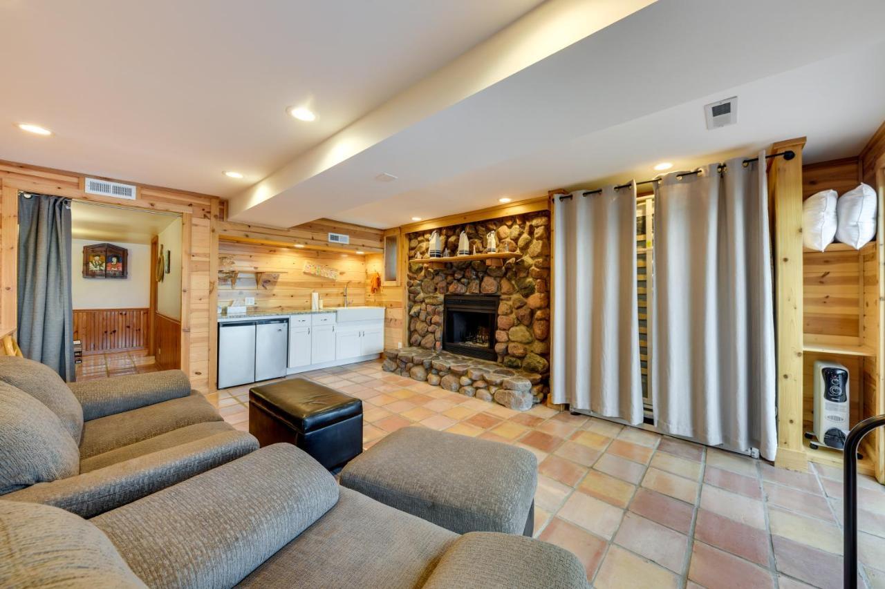 Waterfront Fox Lake Vacation Rental With Fire Pit! ภายนอก รูปภาพ
