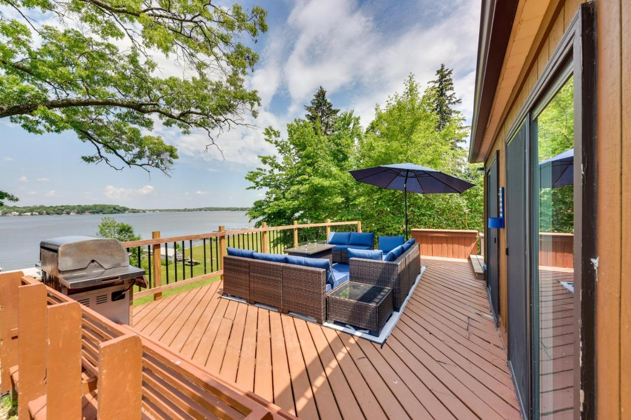 Waterfront Fox Lake Vacation Rental With Fire Pit! ภายนอก รูปภาพ
